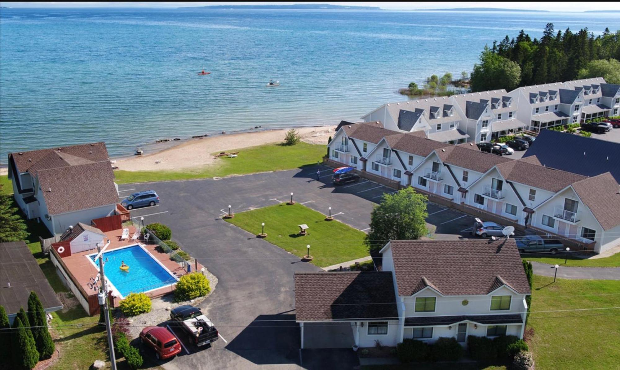 BRIDGEVIEW MOTEL 2⋆ ::: MACKINAW CITY, UNITED STATES ::: COMPARE HOTEL RATES